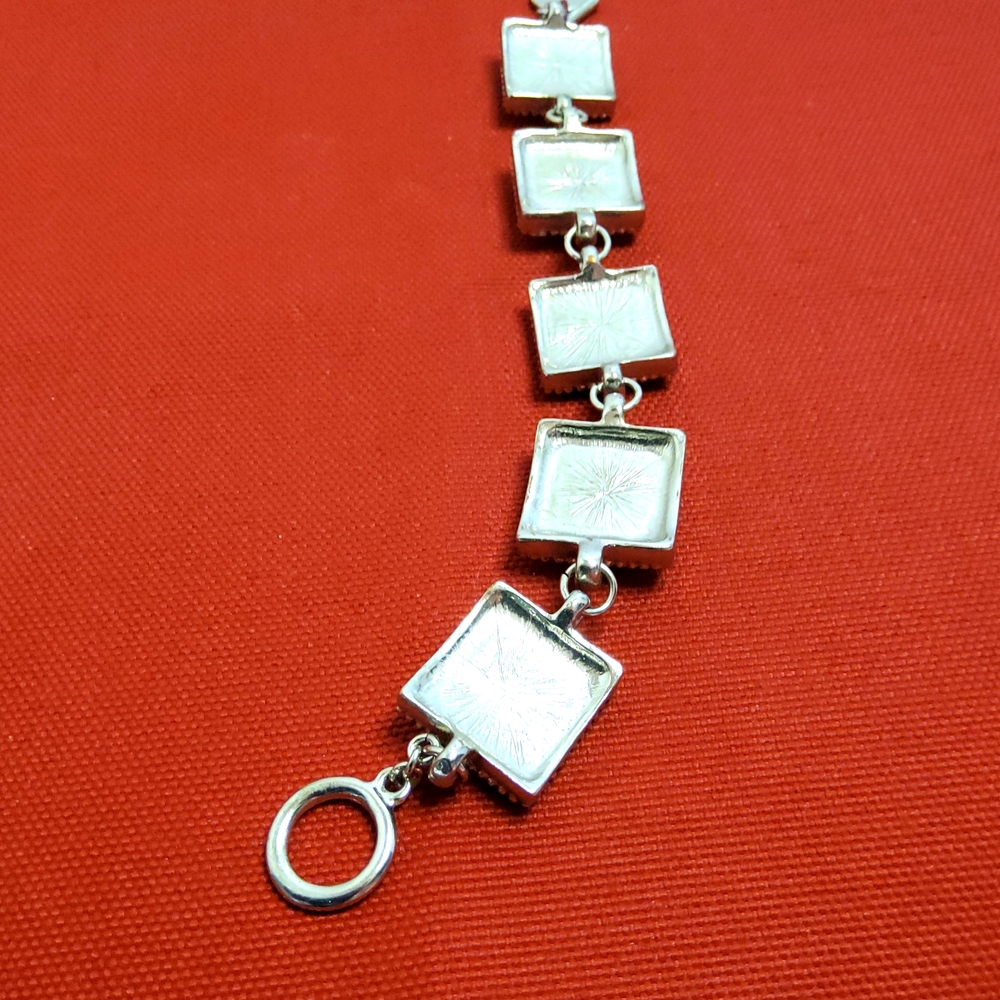 White House Black Market NWOT bracelet - Picture 3 of 4